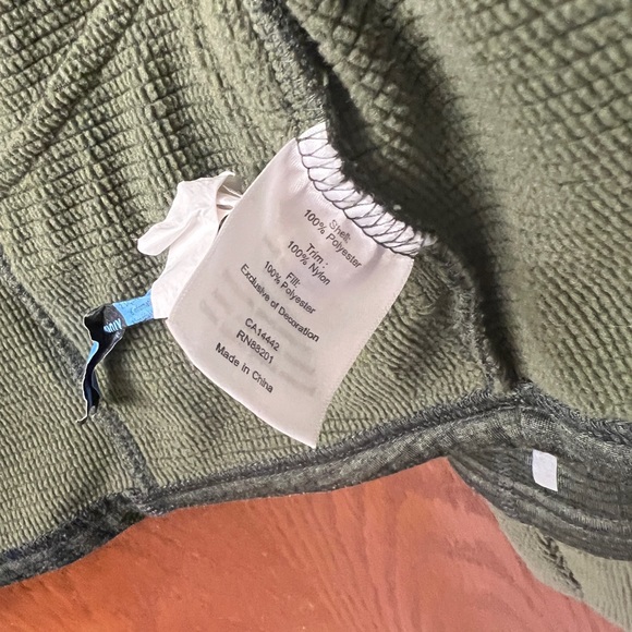 Mondetta Green Full Zip Hooded Lightweight Jacket with Thumb Holes. Size S. - Picture 5 of 7